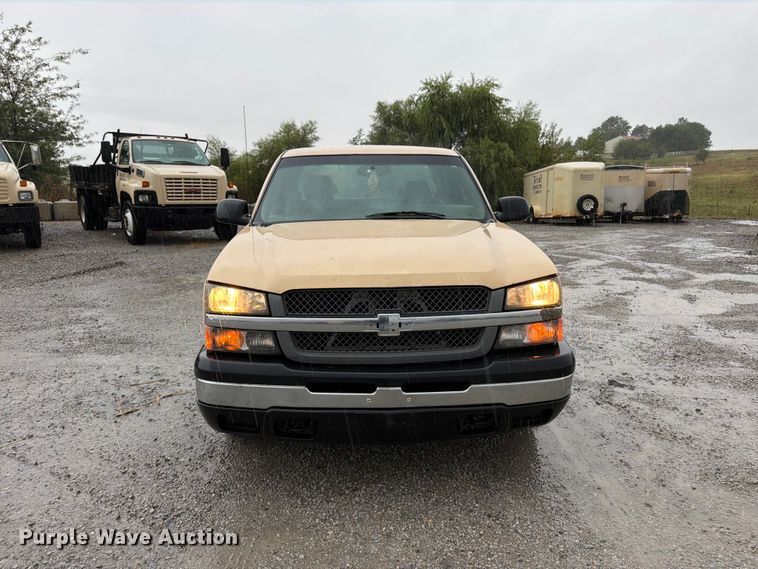 image for item FK3458 2004 Chevrolet Silverado Ext. Cab pickup truck