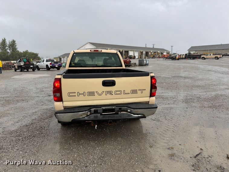 image for item FK3458 2004 Chevrolet Silverado Ext. Cab pickup truck