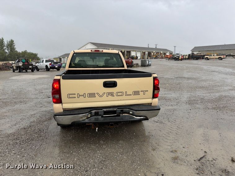 image for item FK3458 2004 Chevrolet Silverado Ext. Cab pickup truck