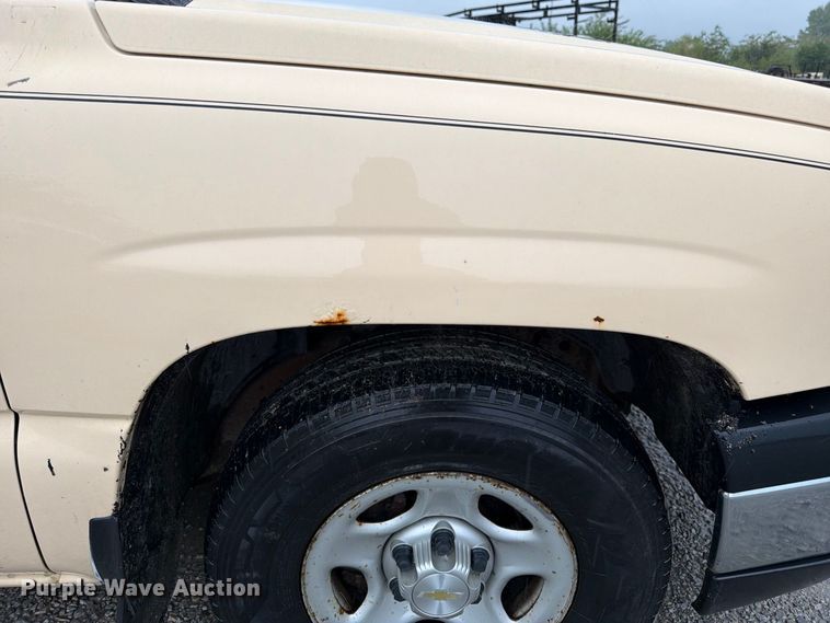 image for item FK3458 2004 Chevrolet Silverado Ext. Cab pickup truck