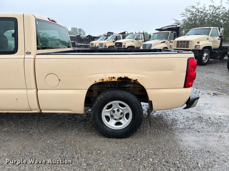 image for item FK3458 2004 Chevrolet Silverado Ext. Cab pickup truck