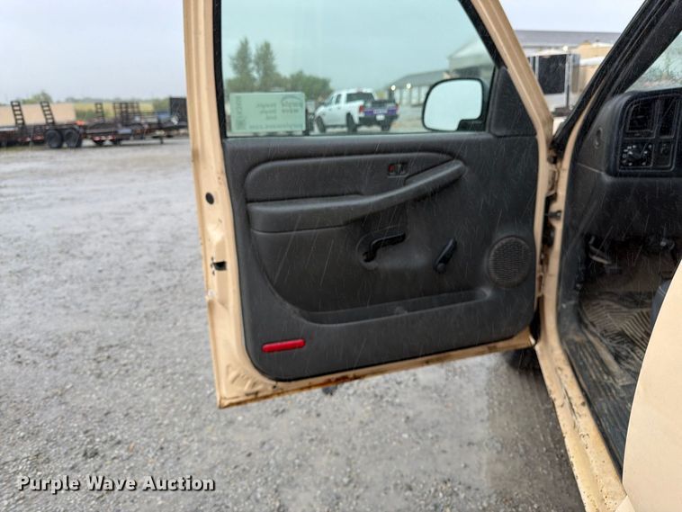 image for item FK3458 2004 Chevrolet Silverado Ext. Cab pickup truck