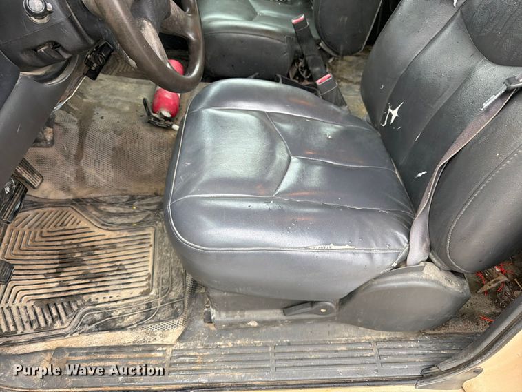 image for item FK3458 2004 Chevrolet Silverado Ext. Cab pickup truck