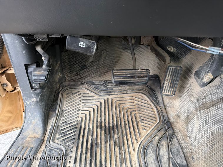 image for item FK3458 2004 Chevrolet Silverado Ext. Cab pickup truck