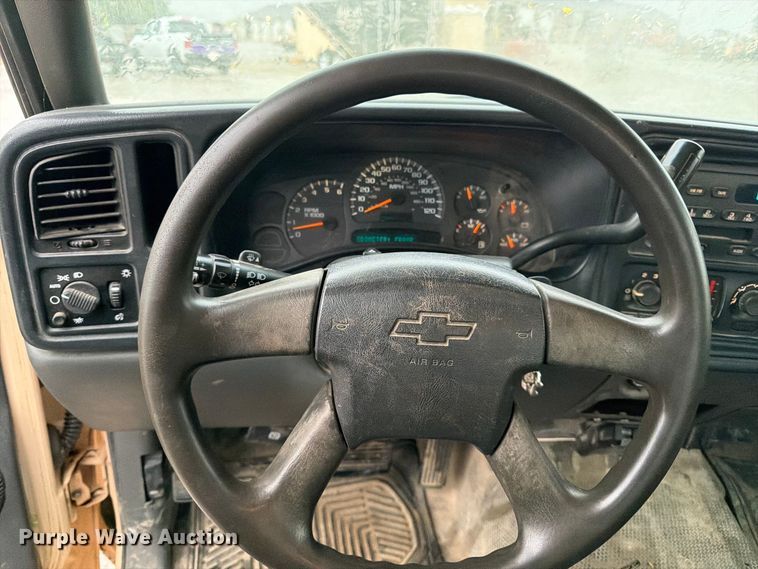 image for item FK3458 2004 Chevrolet Silverado Ext. Cab pickup truck