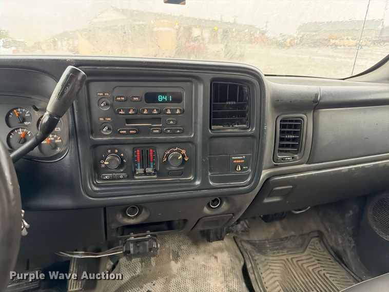 image for item FK3458 2004 Chevrolet Silverado Ext. Cab pickup truck