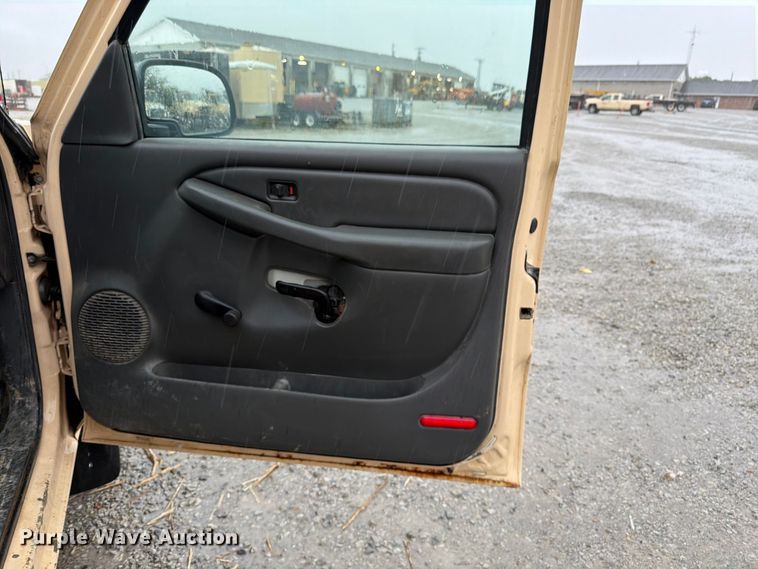 image for item FK3458 2004 Chevrolet Silverado Ext. Cab pickup truck