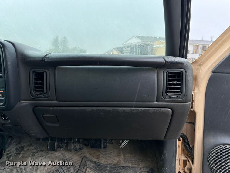 image for item FK3458 2004 Chevrolet Silverado Ext. Cab pickup truck