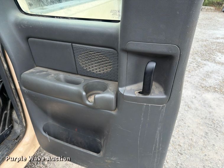image for item FK3458 2004 Chevrolet Silverado Ext. Cab pickup truck