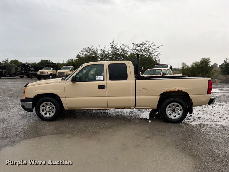 image for item FK3459 2007 Chevrolet Silverado 1500 Ext. Cab pickup truck