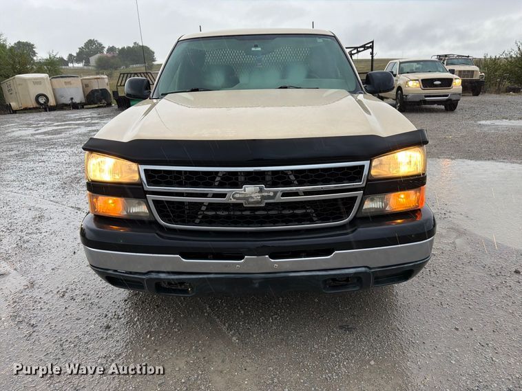 image for item FK3459 2007 Chevrolet Silverado 1500 Ext. Cab pickup truck