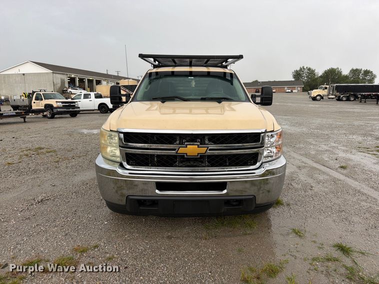 image for item FK3460 2008 Chevrolet Silverado 2500HD Ext. Cab flatbed pickup truck