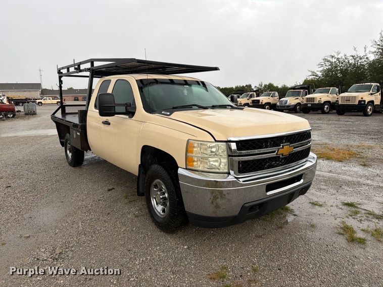image for item FK3460 2008 Chevrolet Silverado 2500HD Ext. Cab flatbed pickup truck