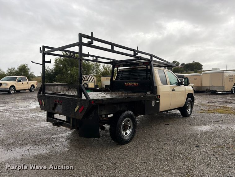 image for item FK3460 2008 Chevrolet Silverado 2500HD Ext. Cab flatbed pickup truck