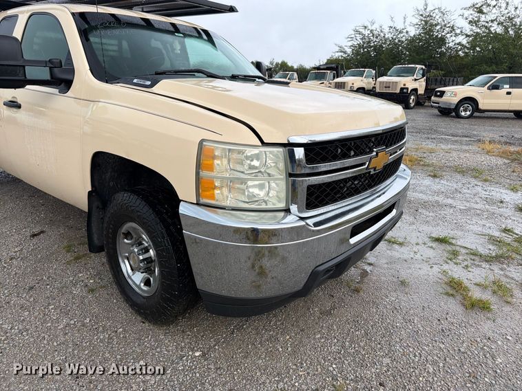 image for item FK3460 2008 Chevrolet Silverado 2500HD Ext. Cab flatbed pickup truck