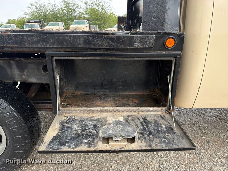 image for item FK3460 2008 Chevrolet Silverado 2500HD Ext. Cab flatbed pickup truck