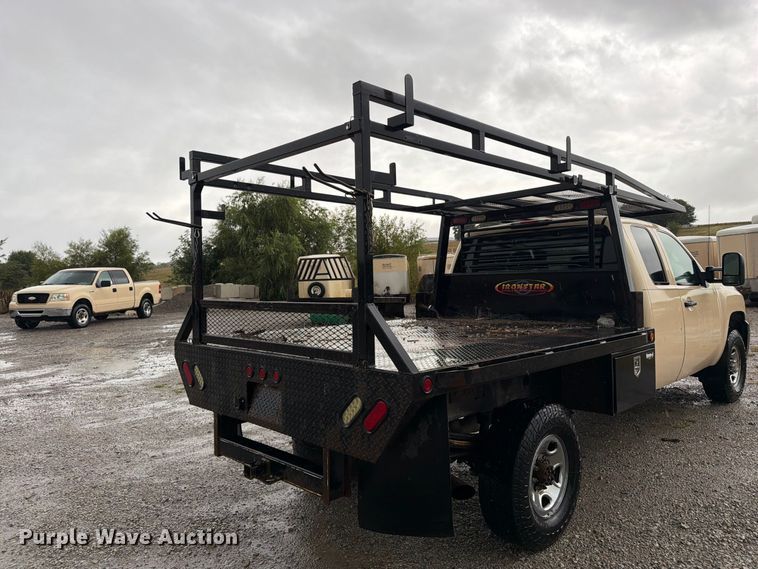 image for item FK3460 2008 Chevrolet Silverado 2500HD Ext. Cab flatbed pickup truck