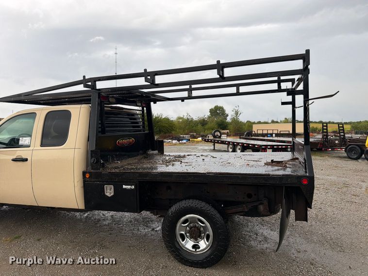 image for item FK3460 2008 Chevrolet Silverado 2500HD Ext. Cab flatbed pickup truck