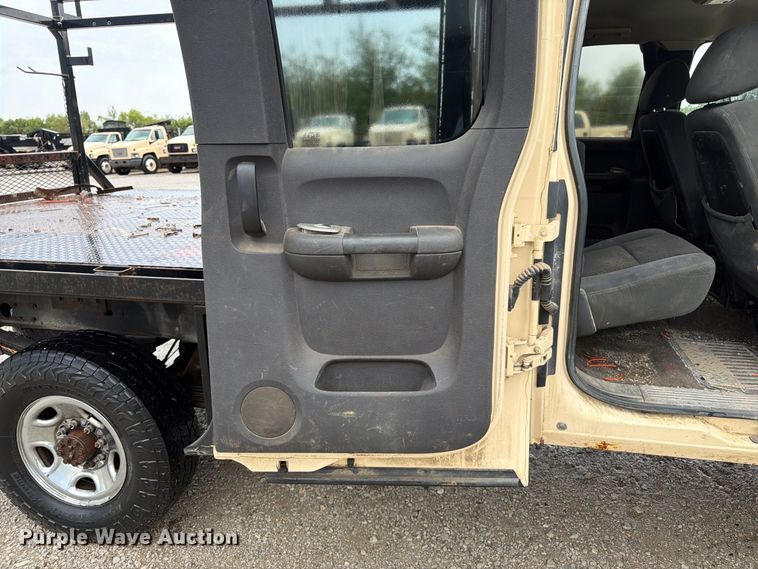 image for item FK3460 2008 Chevrolet Silverado 2500HD Ext. Cab flatbed pickup truck