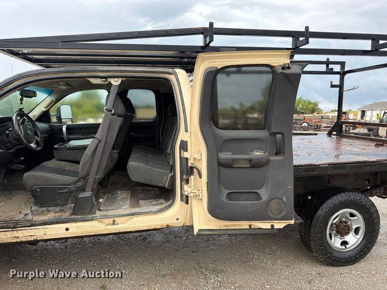 image for item FK3460 2008 Chevrolet Silverado 2500HD Ext. Cab flatbed pickup truck