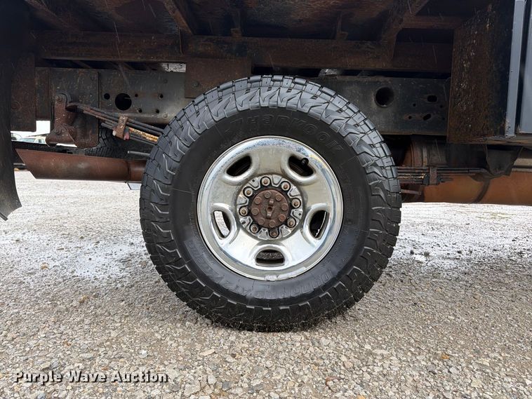 image for item FK3460 2008 Chevrolet Silverado 2500HD Ext. Cab flatbed pickup truck