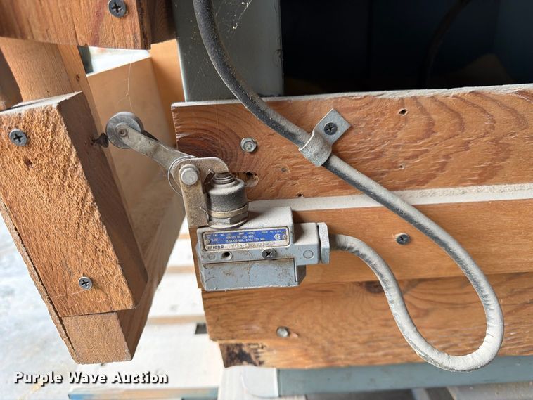 image for item FK3612 2002 Invicta Delta 36789 table saw