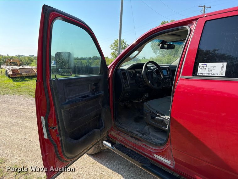 image for item FK3626 2014 RAM 3500 utility bed pickup truck