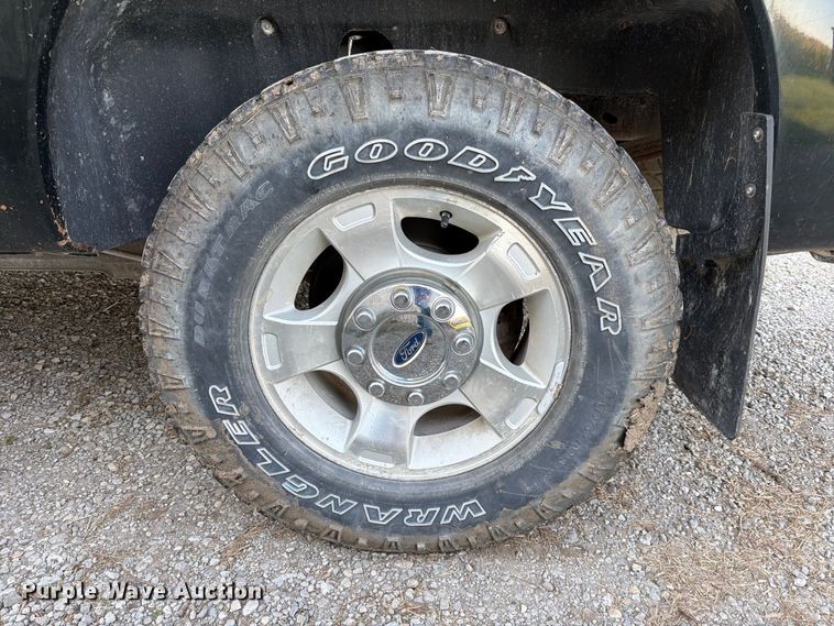 image for item FK3653 2013 Ford F250 Super Duty XL Ext. Cab pickup truck