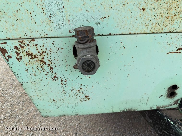 image for item FK3697 Sullair 425 air compressor