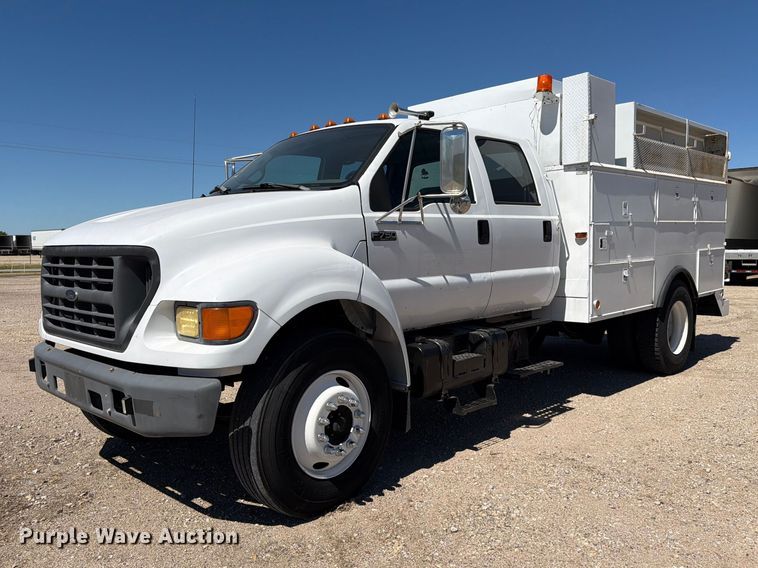 image for item FK3711 2002 Ford F750 Super Duty utility / service truck