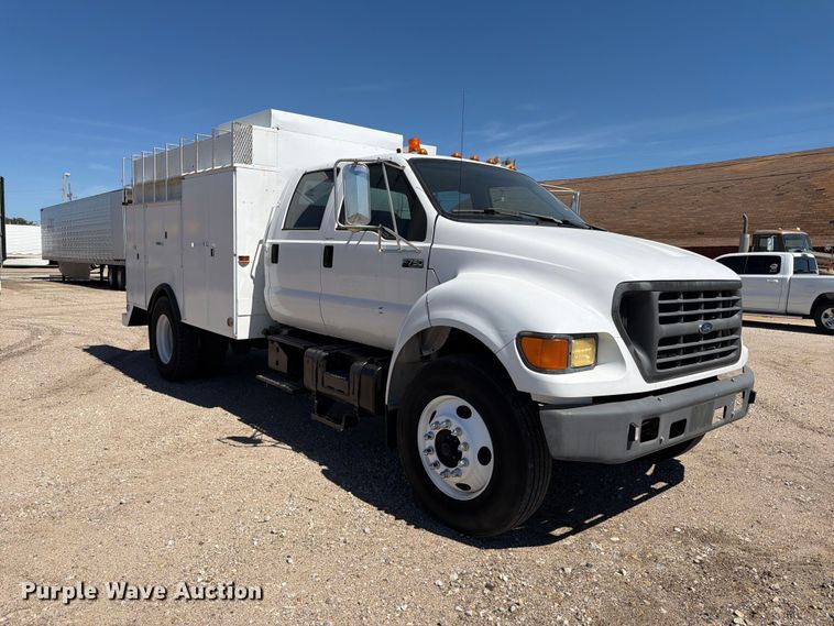 image for item FK3711 2002 Ford F750 Super Duty utility / service truck