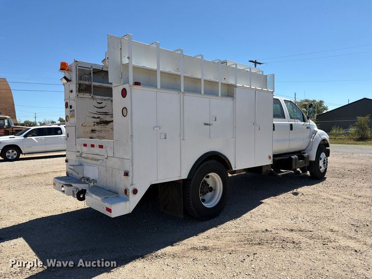 image for item FK3711 2002 Ford F750 Super Duty utility / service truck