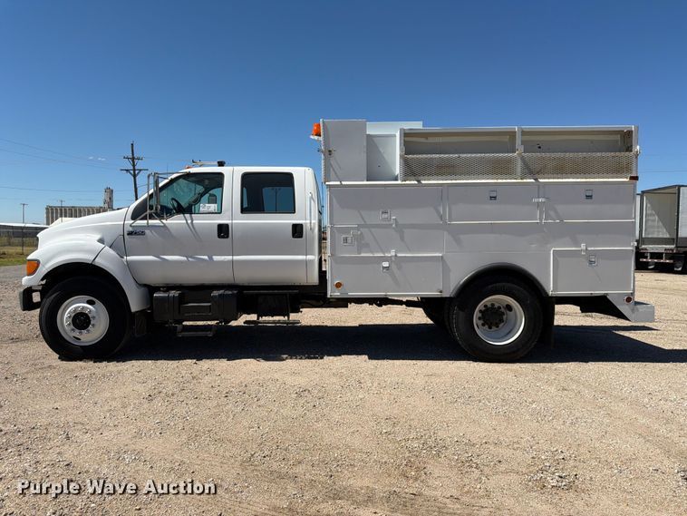 image for item FK3711 2002 Ford F750 Super Duty utility / service truck