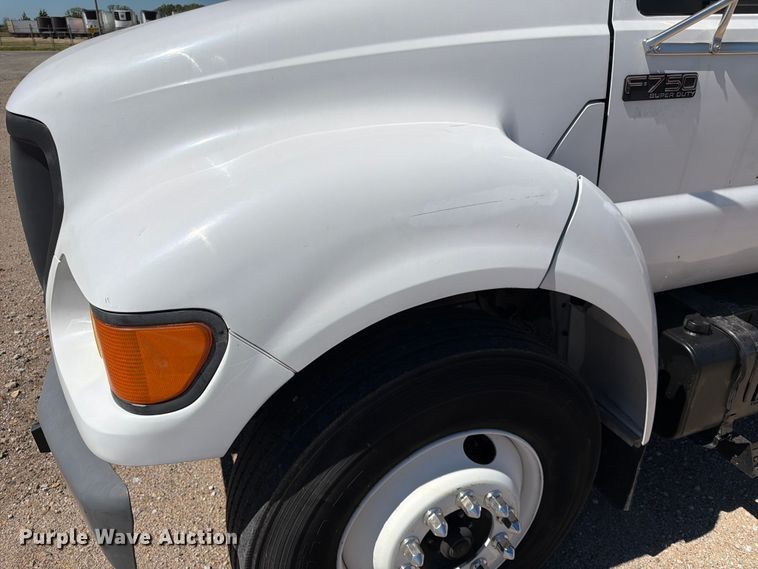 image for item FK3711 2002 Ford F750 Super Duty utility / service truck