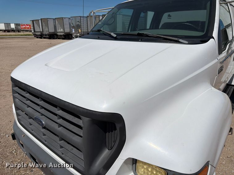 image for item FK3711 2002 Ford F750 Super Duty utility / service truck