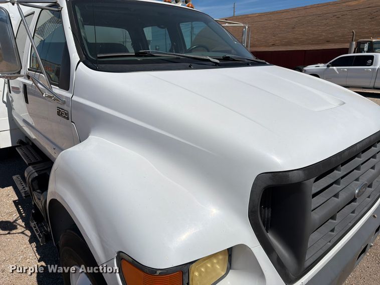 image for item FK3711 2002 Ford F750 Super Duty utility / service truck