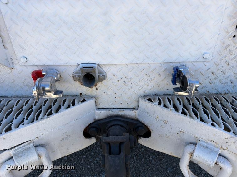 image for item FK3711 2002 Ford F750 Super Duty utility / service truck