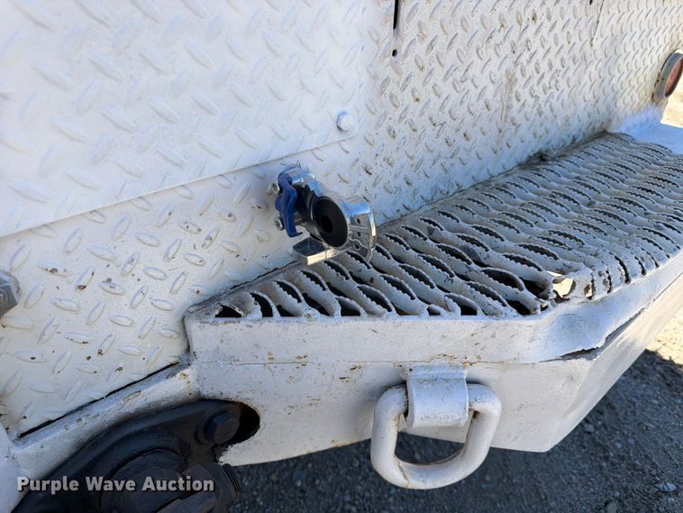image for item FK3711 2002 Ford F750 Super Duty utility / service truck