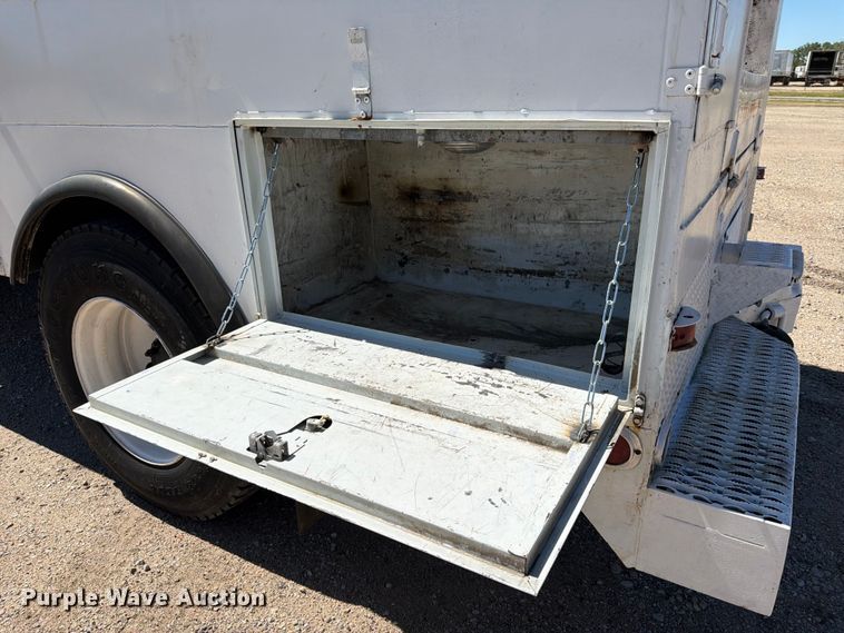 image for item FK3711 2002 Ford F750 Super Duty utility / service truck