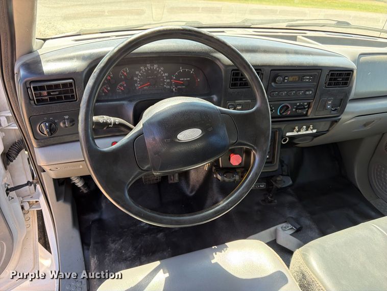 image for item FK3711 2002 Ford F750 Super Duty utility / service truck