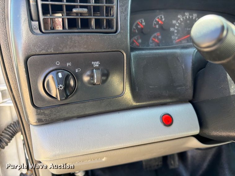 image for item FK3711 2002 Ford F750 Super Duty utility / service truck