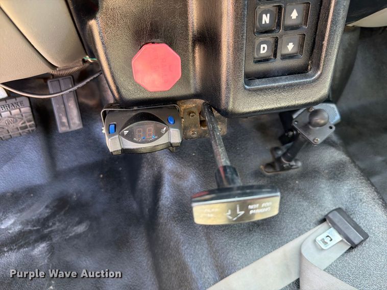 image for item FK3711 2002 Ford F750 Super Duty utility / service truck