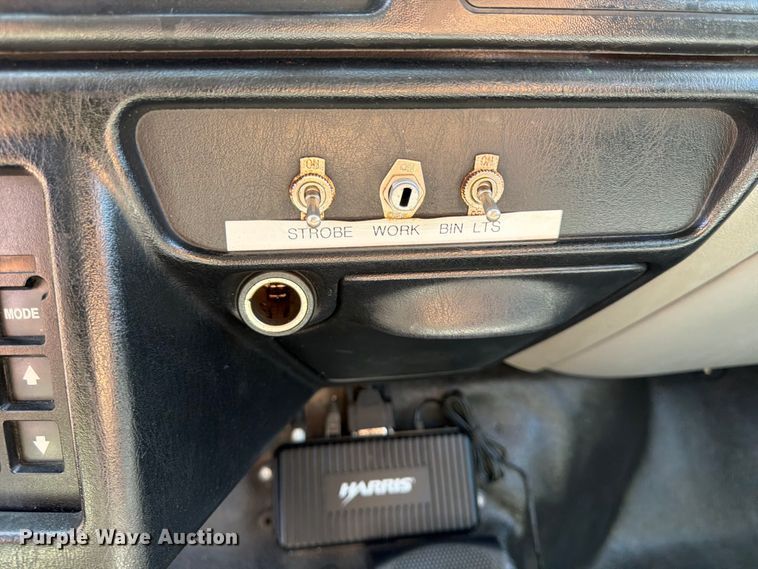 image for item FK3711 2002 Ford F750 Super Duty utility / service truck