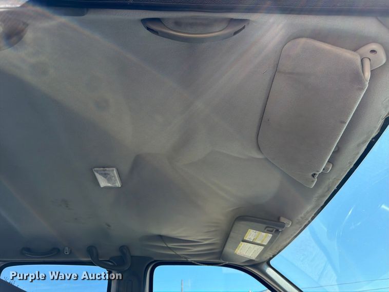 image for item FK3711 2002 Ford F750 Super Duty utility / service truck