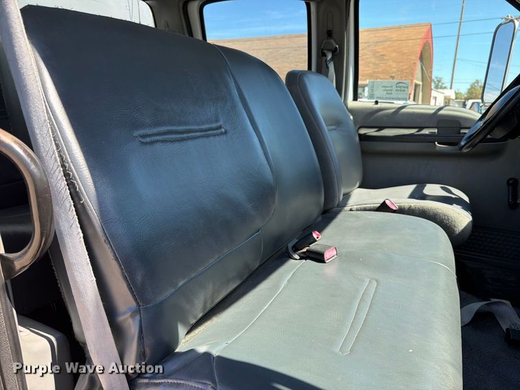 image for item FK3711 2002 Ford F750 Super Duty utility / service truck