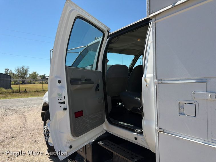 image for item FK3711 2002 Ford F750 Super Duty utility / service truck