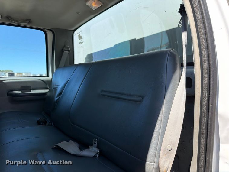 image for item FK3711 2002 Ford F750 Super Duty utility / service truck
