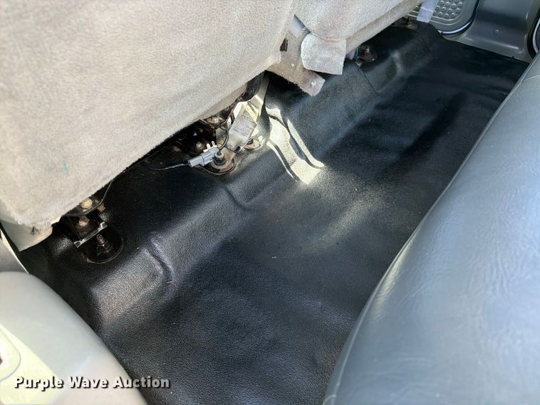 image for item FK3711 2002 Ford F750 Super Duty utility / service truck