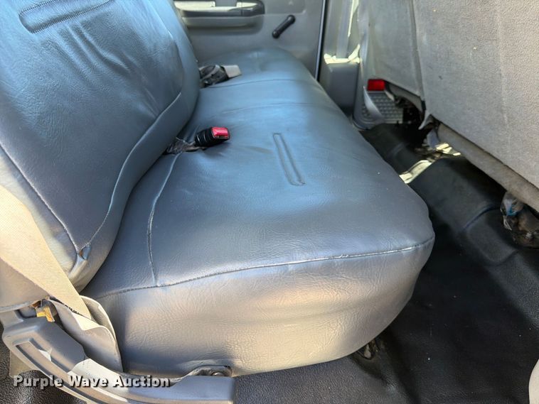 image for item FK3711 2002 Ford F750 Super Duty utility / service truck