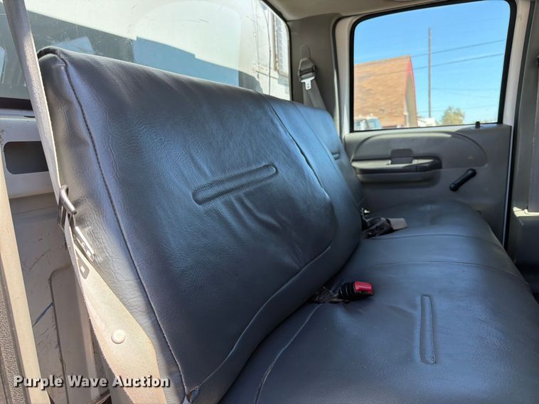 image for item FK3711 2002 Ford F750 Super Duty utility / service truck